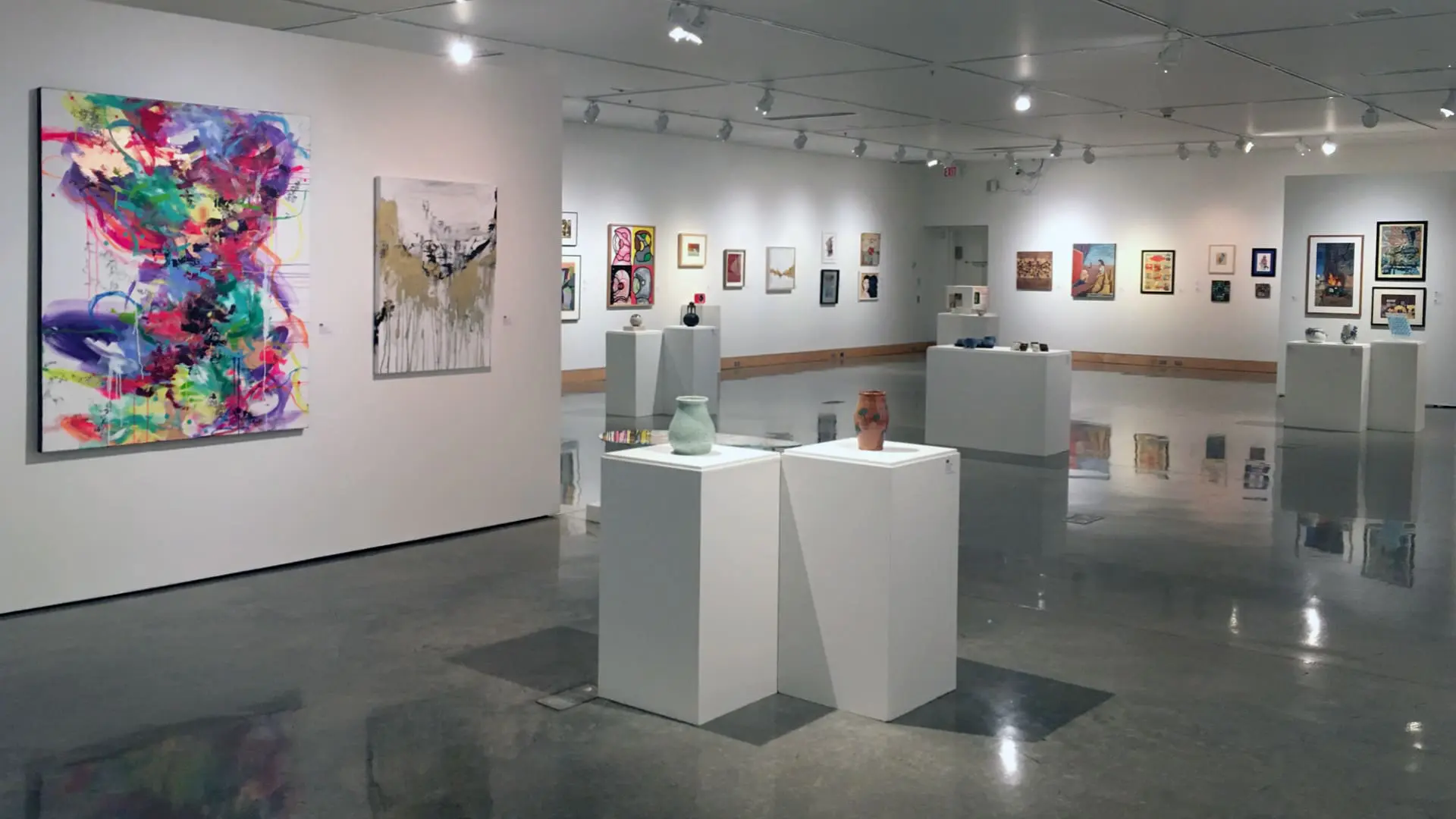 gallery02